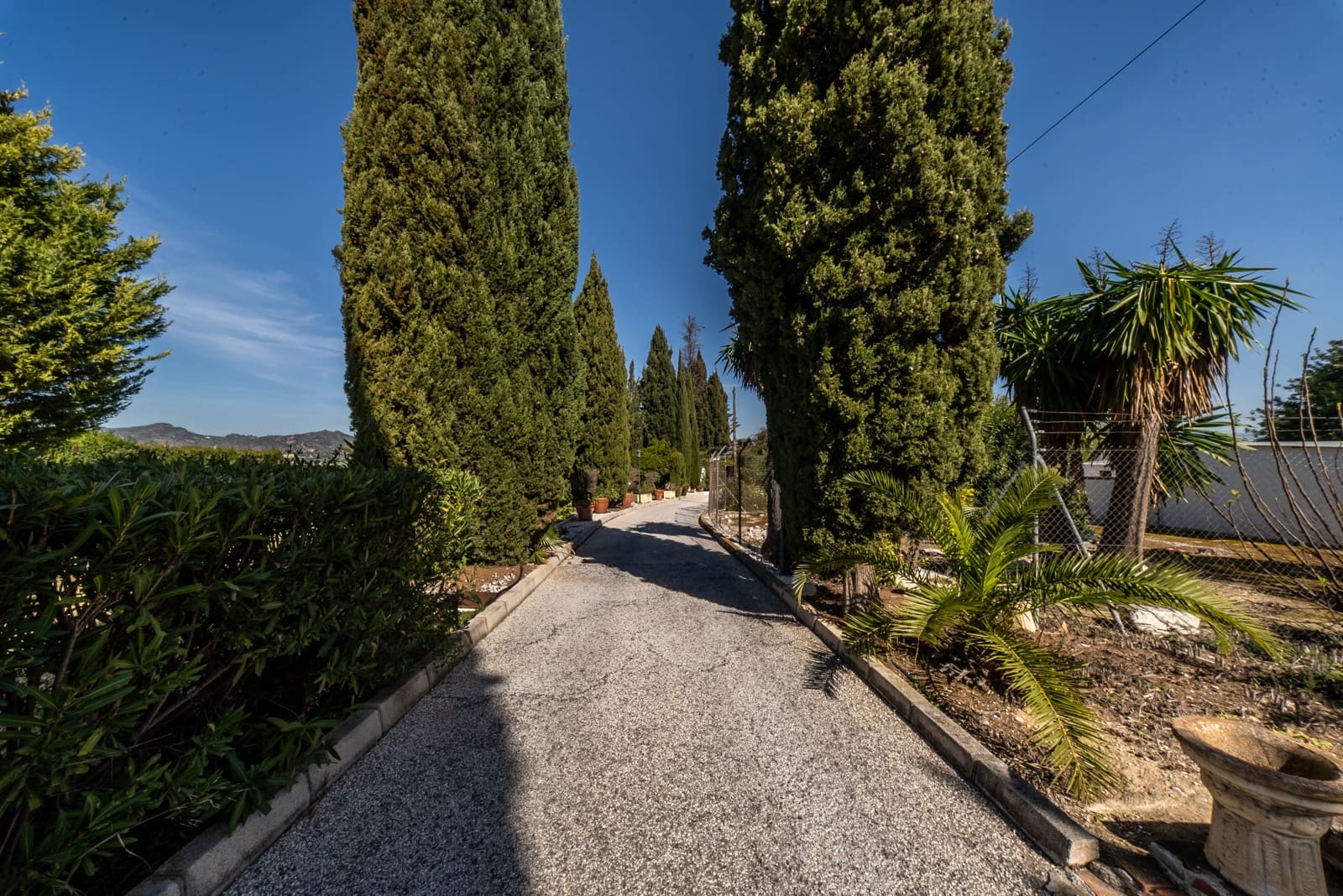 5 bedroom Villa for sale in Alhaurin de la Torre with pool garage - € 1,390,000 (Ref: 9609470)