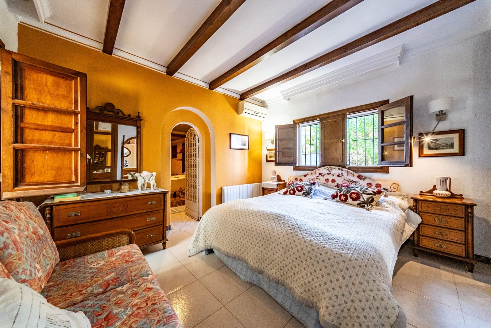 5 bedroom Villa for sale in Alhaurin de la Torre with pool garage - € 1,390,000 (Ref: 9609470)