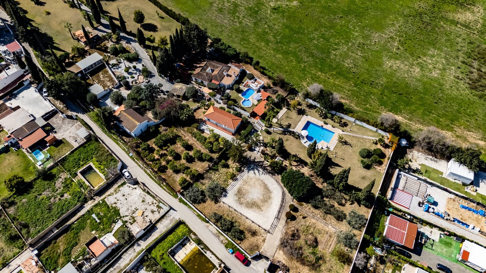 5 bedroom Villa for sale in Alhaurin de la Torre with pool garage - € 1,390,000 (Ref: 9609470)