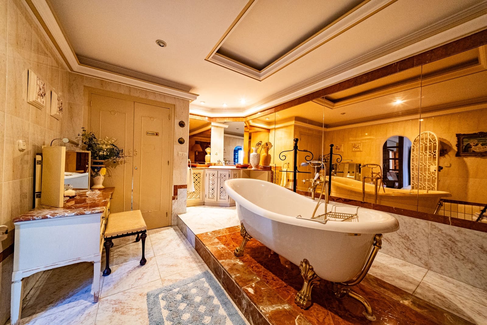 5 bedroom Villa for sale in Alhaurin de la Torre with pool garage - € 1,390,000 (Ref: 9609470)