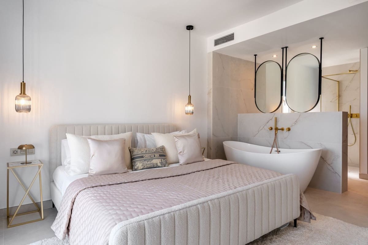 3 sypialnia Penthouse na sprzedaż w La Quinta z basenem garażem - 899 000 € (Ref: 9610020)