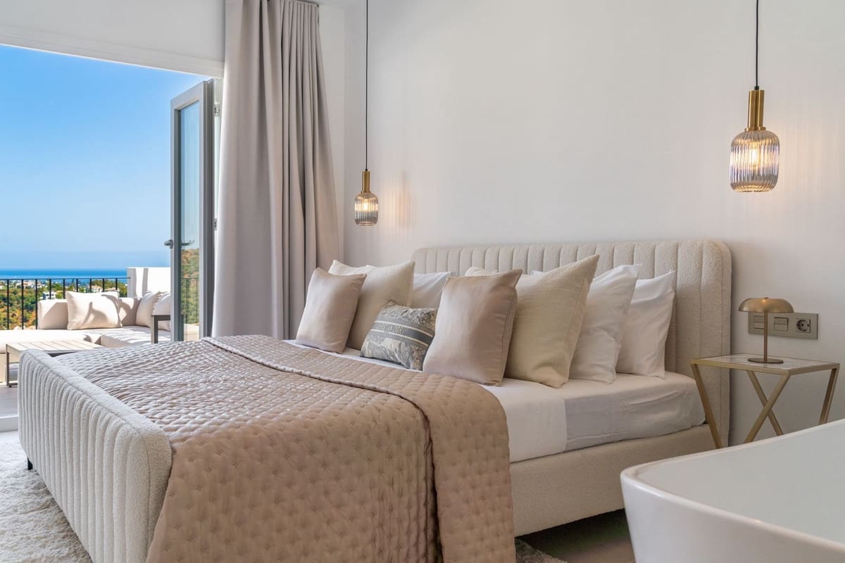 3 sypialnia Penthouse na sprzedaż w La Quinta z basenem garażem - 899 000 € (Ref: 9610020)