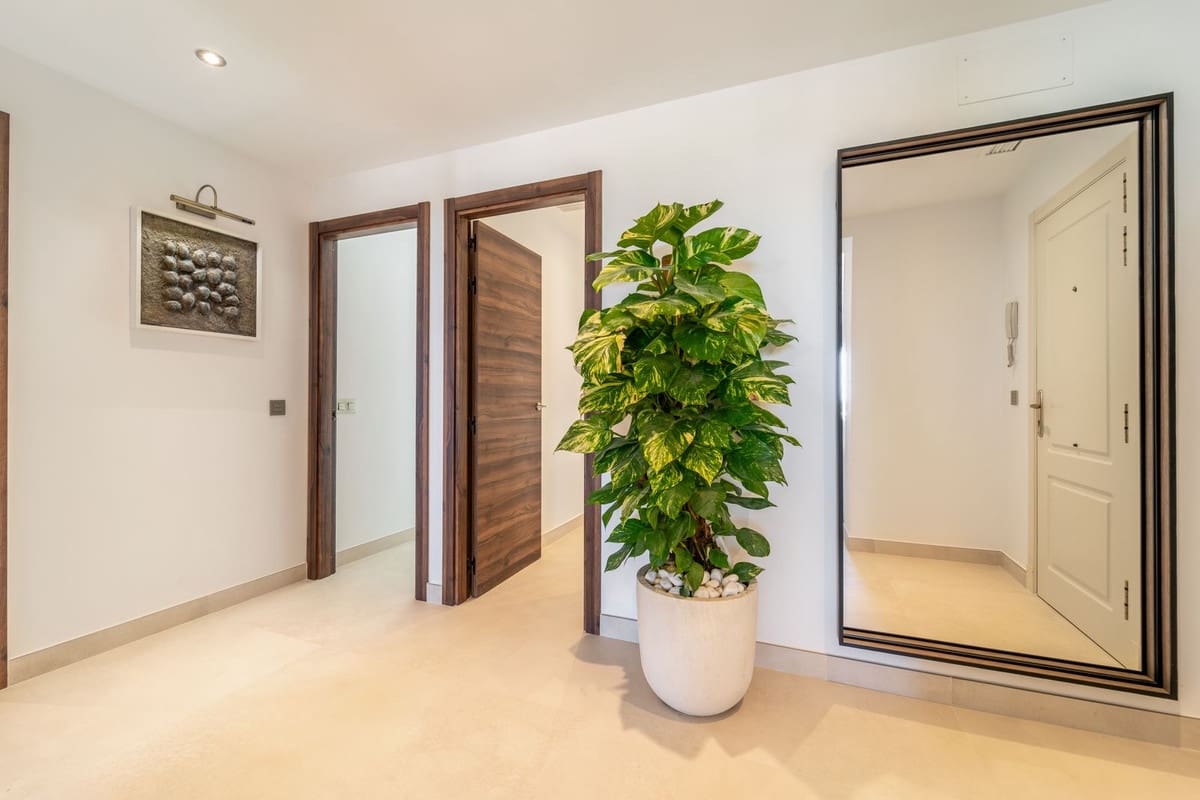 3 sypialnia Penthouse na sprzedaż w La Quinta z basenem garażem - 899 000 € (Ref: 9610020)