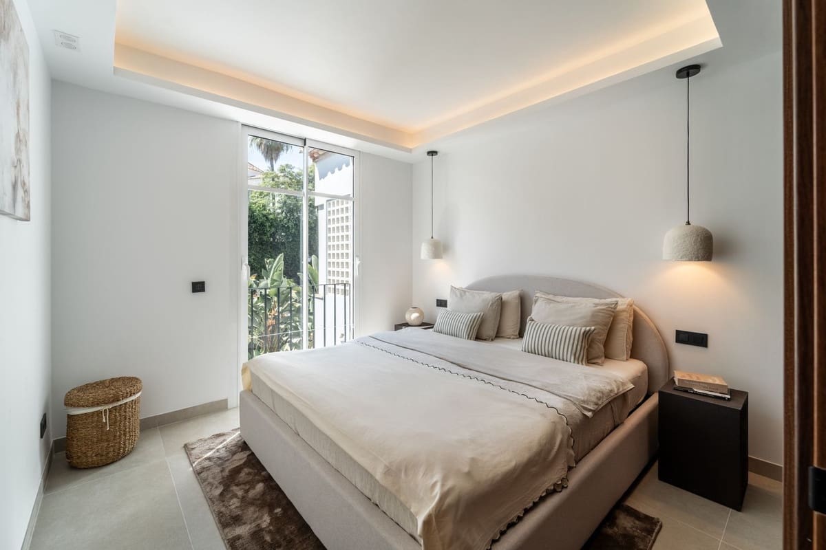 3 bedroom Penthouse for sale in La Quinta with pool garage - € 1,095,000 (Ref: 9610053)