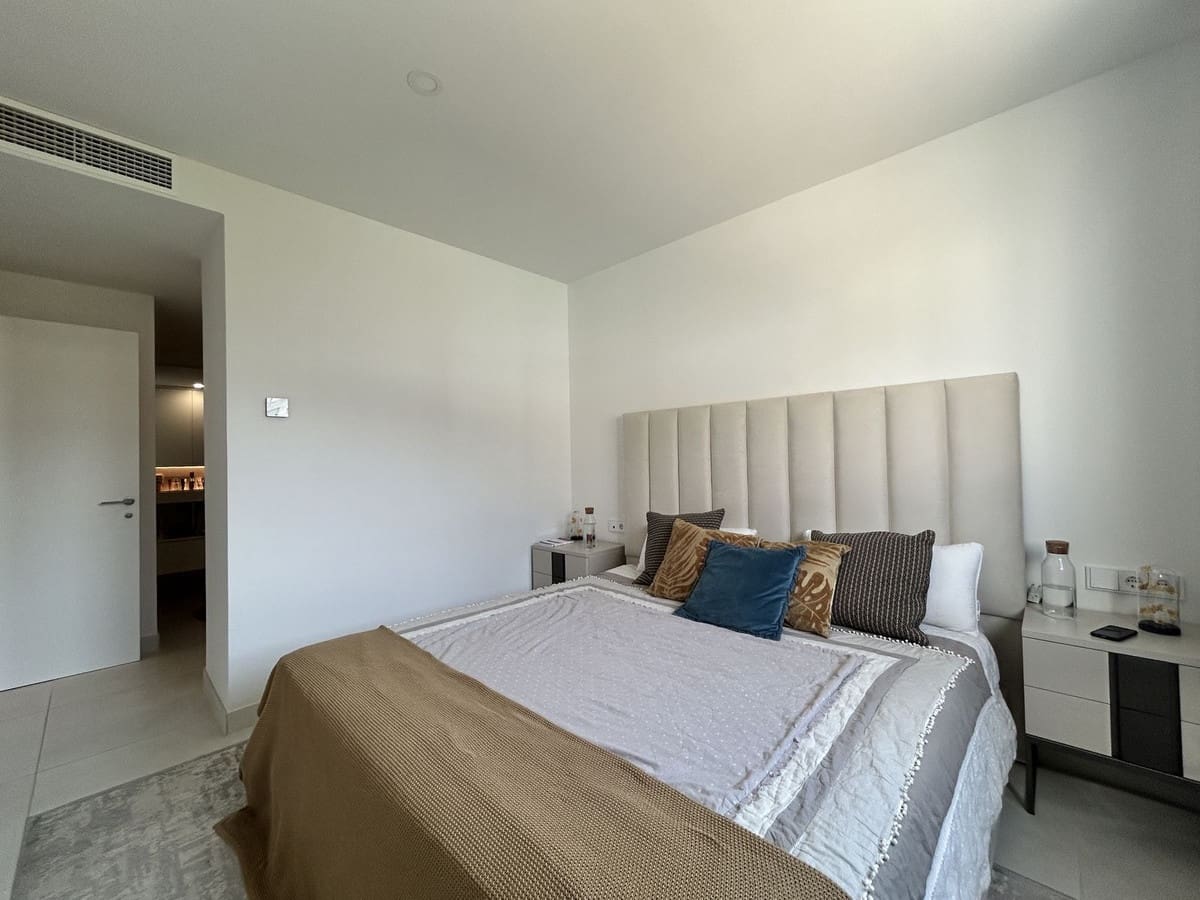 2 Zimmer Apartment zu verkaufen in Fuengirola mit Pool Garage - 826.000 € (Ref: 9610685)