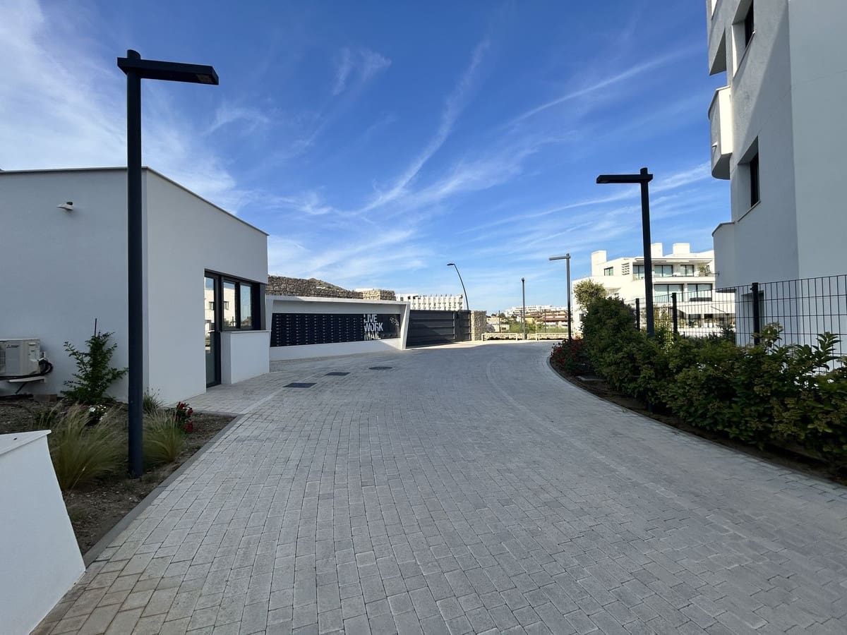 2 Zimmer Apartment zu verkaufen in Fuengirola mit Pool Garage - 826.000 € (Ref: 9610685)