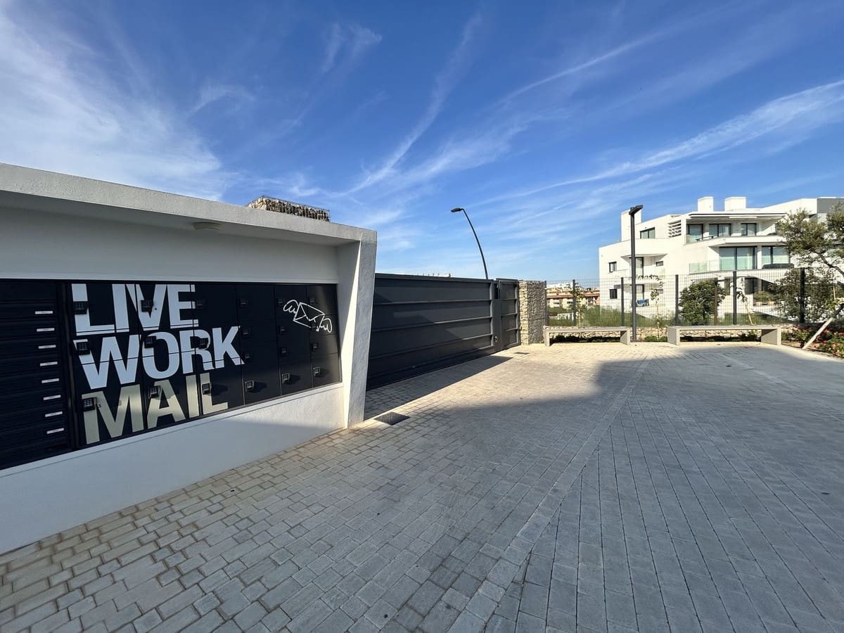 2 Zimmer Apartment zu verkaufen in Fuengirola mit Pool Garage - 826.000 € (Ref: 9610685)