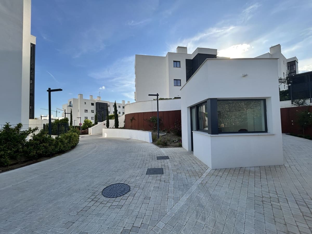 2 Zimmer Apartment zu verkaufen in Fuengirola mit Pool Garage - 826.000 € (Ref: 9610685)