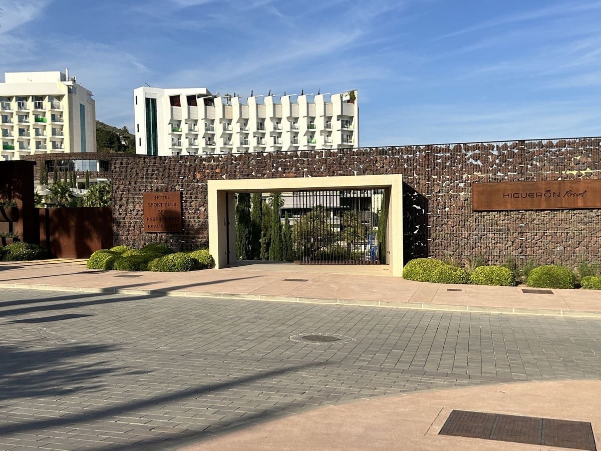 2 Zimmer Apartment zu verkaufen in Fuengirola mit Pool Garage - 826.000 € (Ref: 9610685)