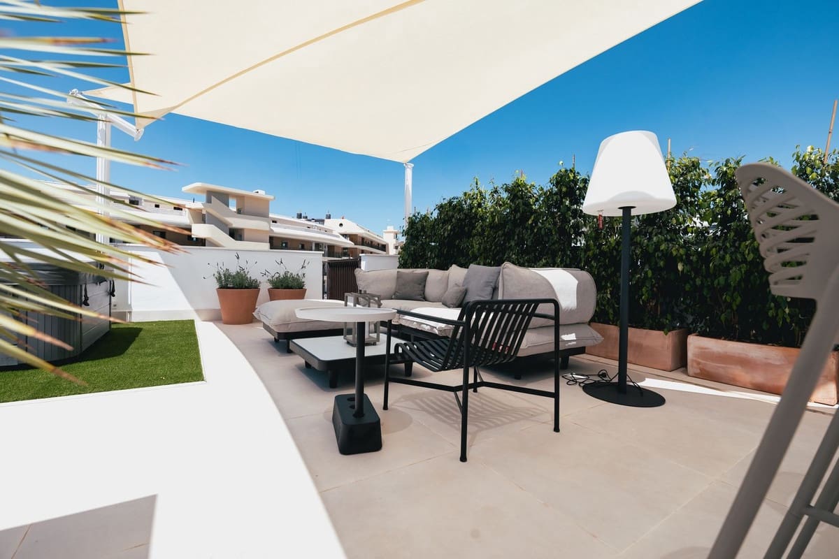 2 sovrum Takvåning till salu i Fuengirola med pool garage - 875 000 € (Ref: 9610686)