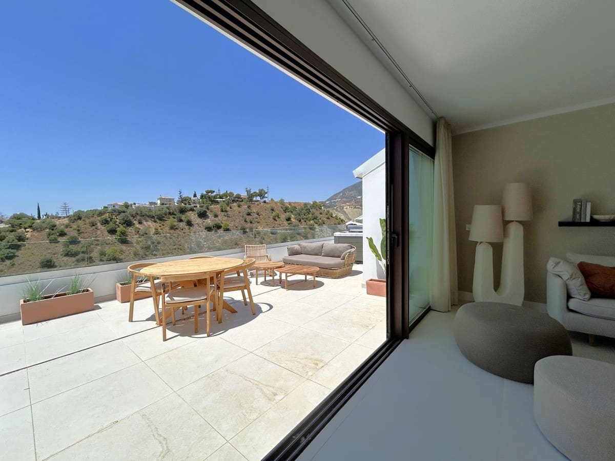 2 Zimmer Penthouse zu verkaufen in Fuengirola mit Pool Garage - 890.000 € (Ref: 9610687)