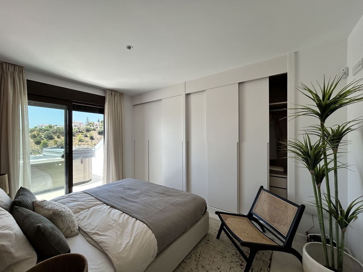 2 Zimmer Penthouse zu verkaufen in Fuengirola mit Pool Garage - 890.000 € (Ref: 9610687)