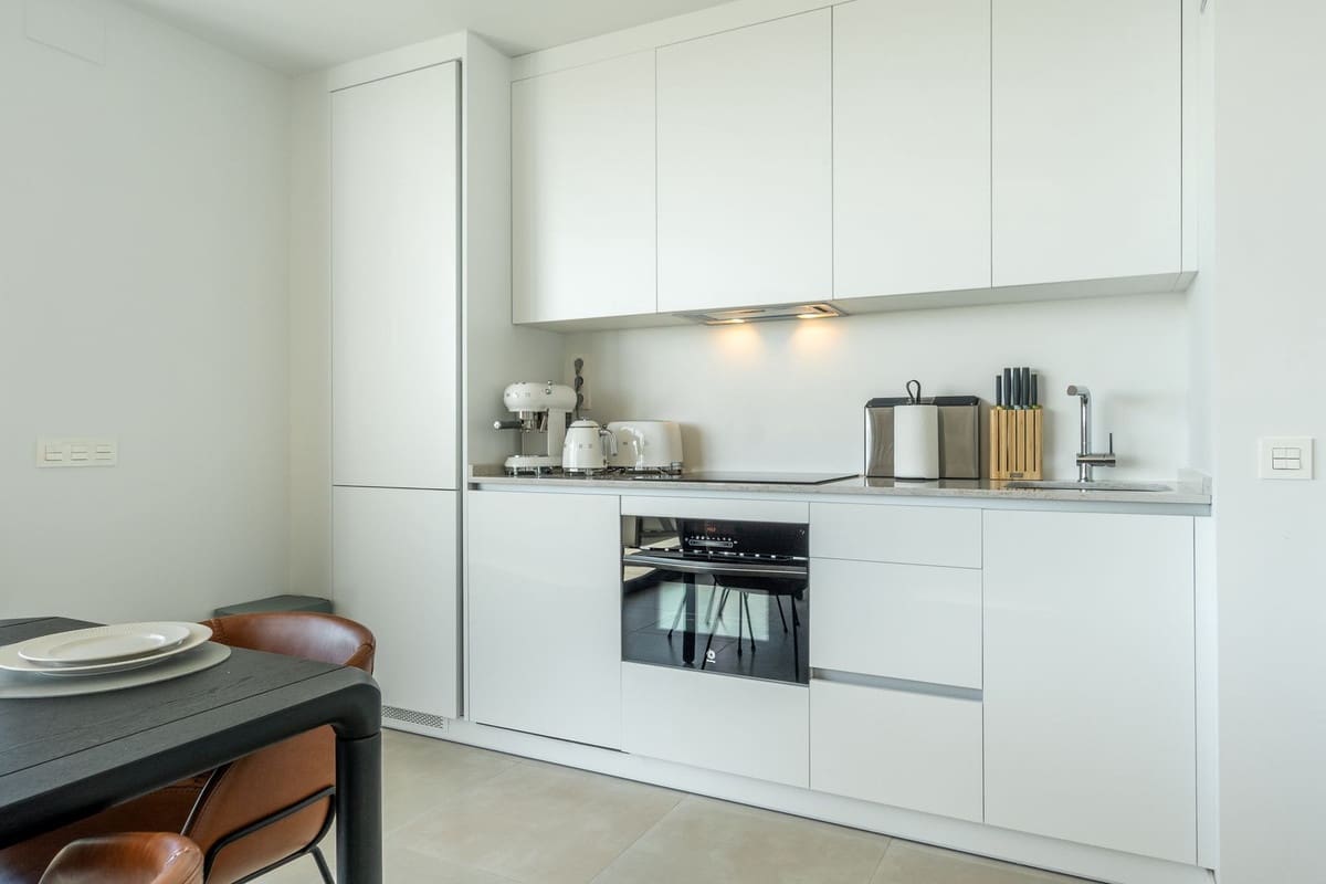 4 Zimmer Apartment zu verkaufen in Fuengirola mit Pool Garage - 945.000 € (Ref: 9610688)