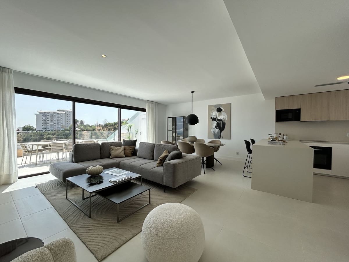 3 bedroom Penthouse for sale in Fuengirola with pool garage - € 1,190,000 (Ref: 9613970)