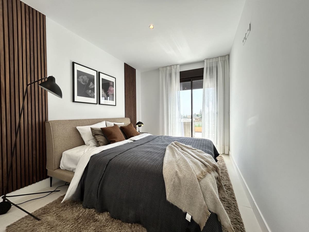 3 bedroom Penthouse for sale in Fuengirola with pool garage - € 1,190,000 (Ref: 9613970)