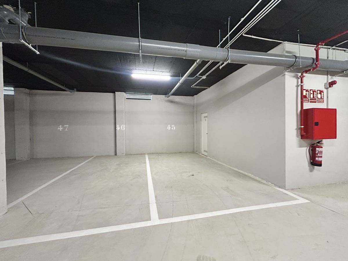 3 bedroom Penthouse for sale in Fuengirola with pool garage - € 1,190,000 (Ref: 9613970)