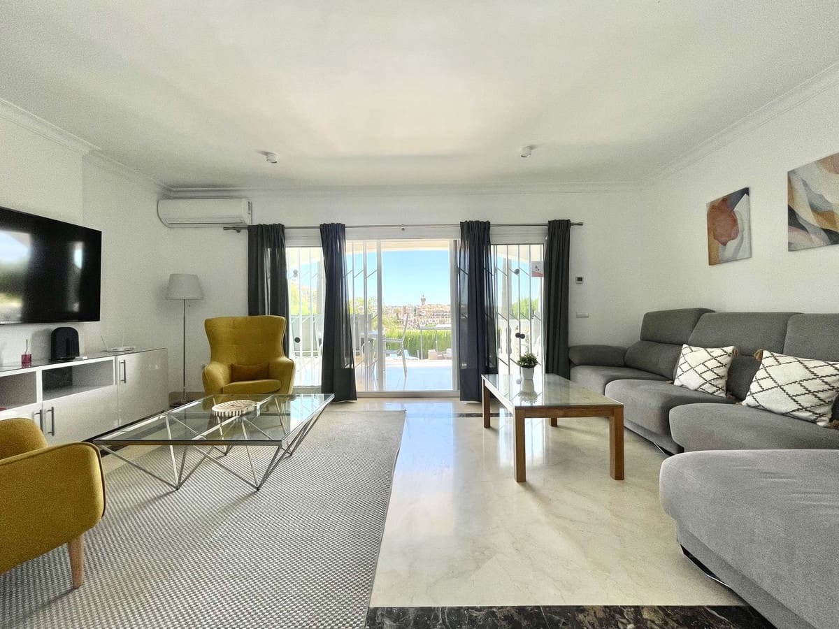 4 bedroom Villa for sale in Mijas Golf with pool garage - € 999,999 (Ref: 9613975)