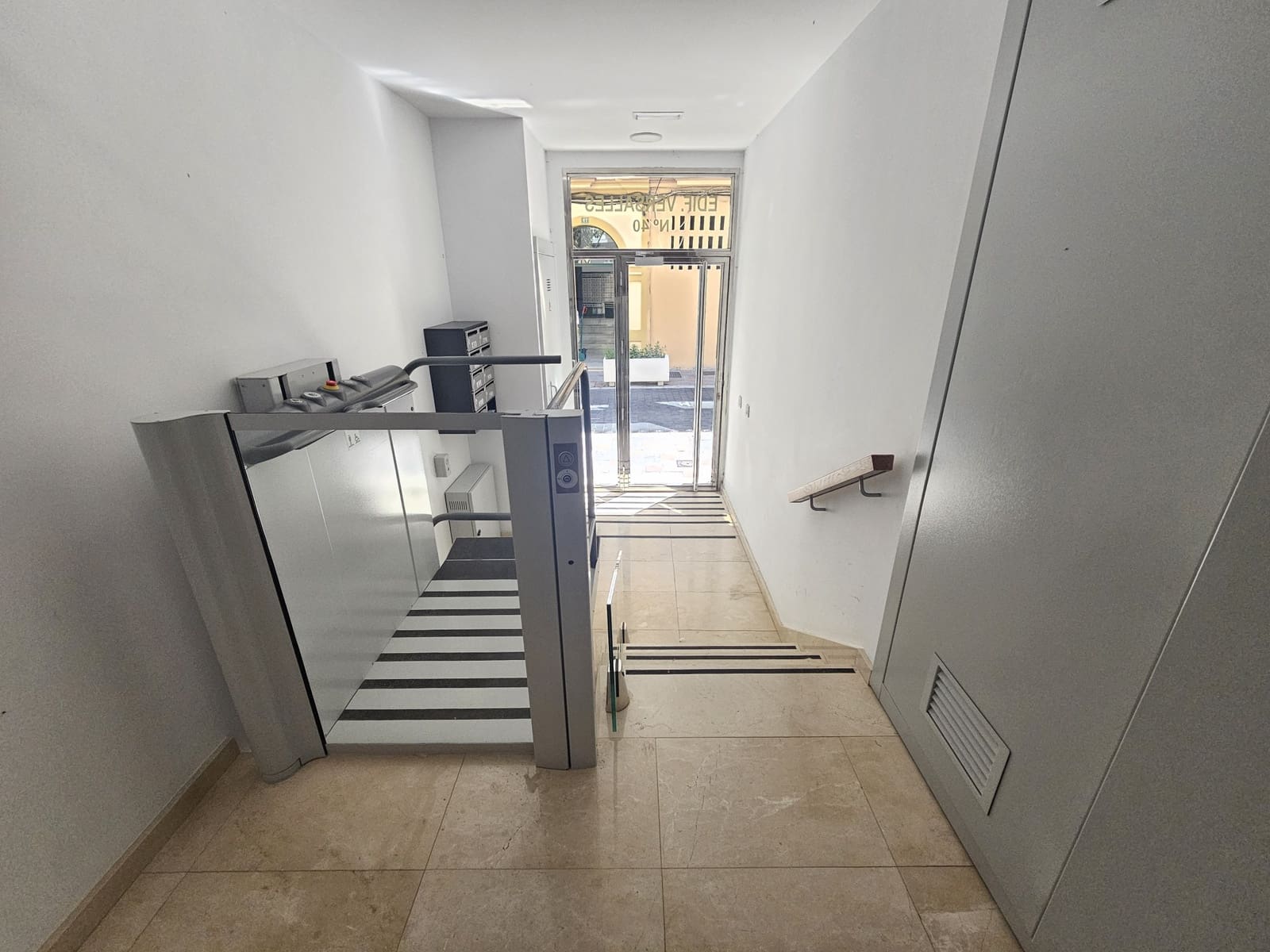 2 bedroom Apartment for sale in Fuengirola - € 295,000 (Ref: 9626082)