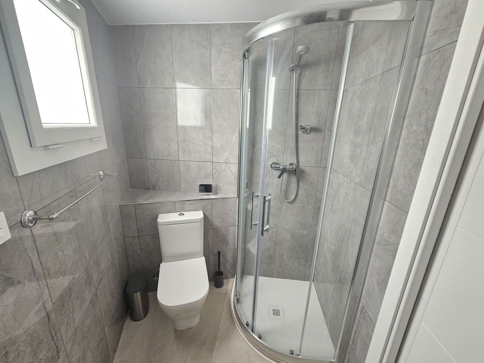 2 bedroom Apartment for sale in Fuengirola - € 295,000 (Ref: 9626082)