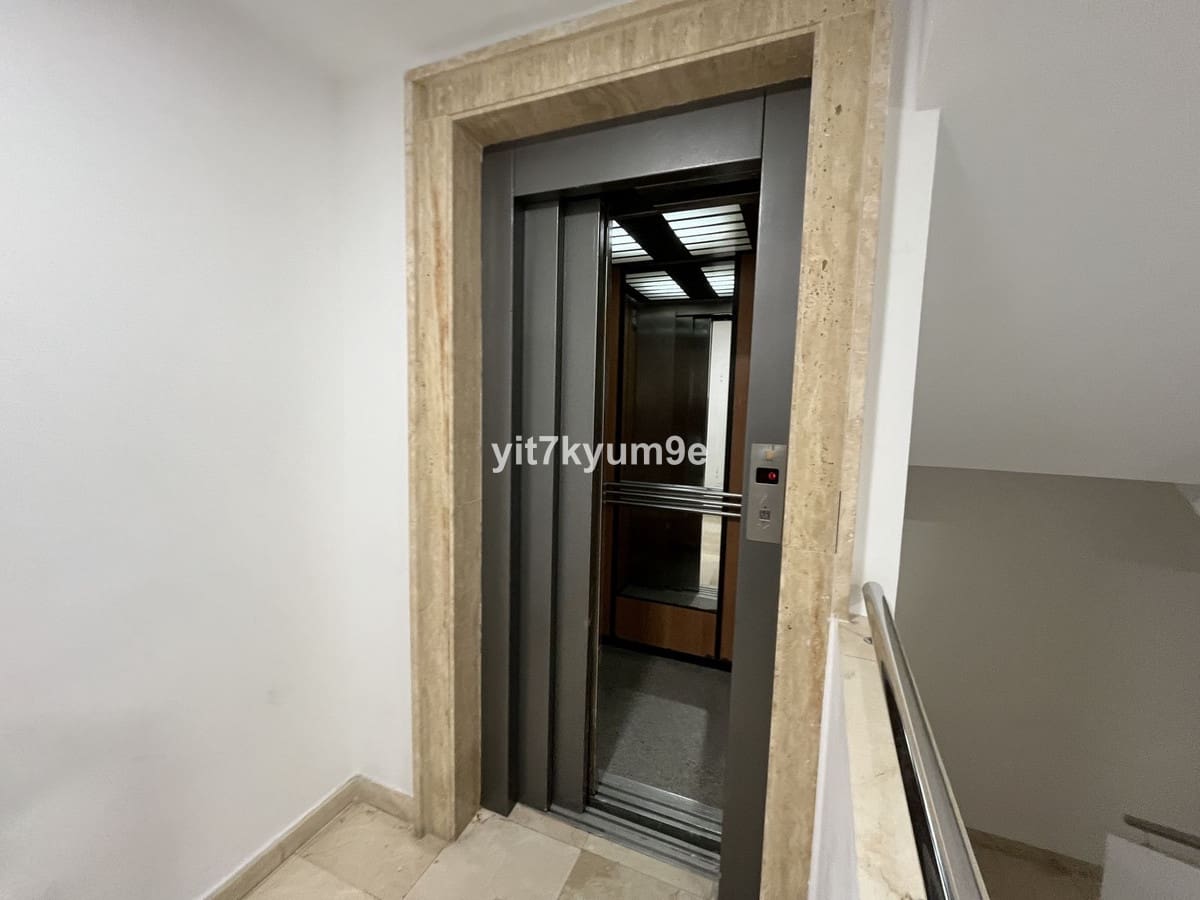 1 soveværelse Lejlighed til salg i Puerto Banus med swimmingpool - € 370.000 (Ref: 9626562)