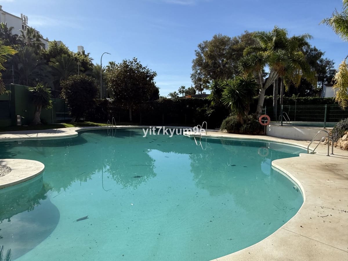 1 soveværelse Lejlighed til salg i Puerto Banus med swimmingpool - € 370.000 (Ref: 9626562)