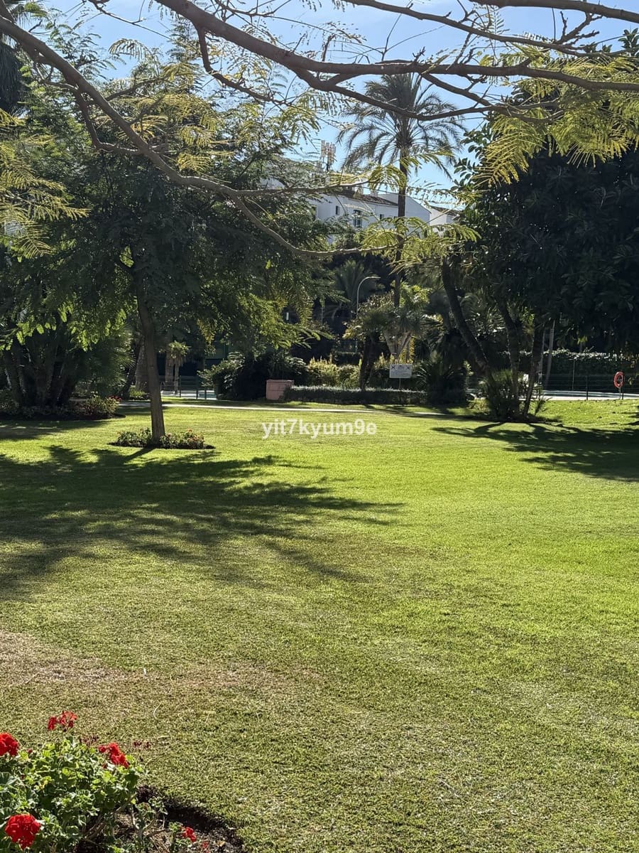 1 soveværelse Lejlighed til salg i Puerto Banus med swimmingpool - € 370.000 (Ref: 9626562)