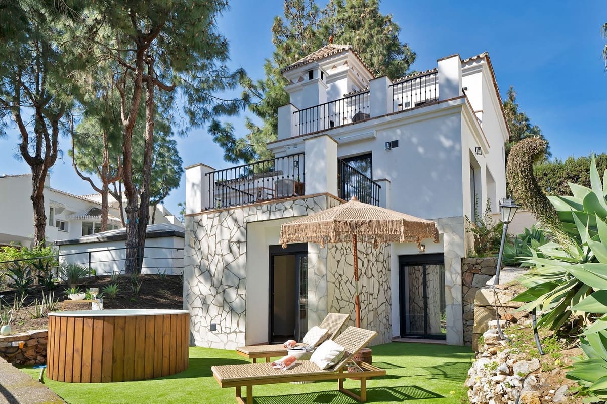 3 slaapkamer Villa te koop in Calahonda met zwembad garage - € 875.000 (Ref: 9628034)