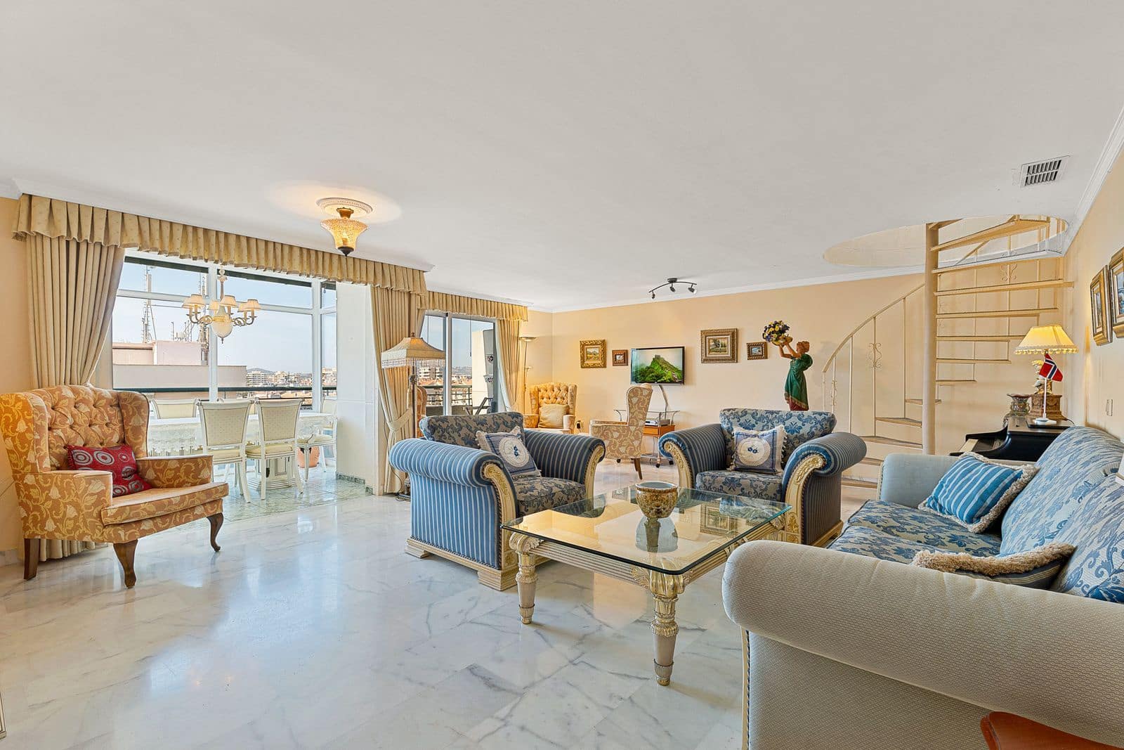 4 soverom Penthouse til salgs i Fuengirola med svømmebasseng - € 990 000 (Ref: 9631540)