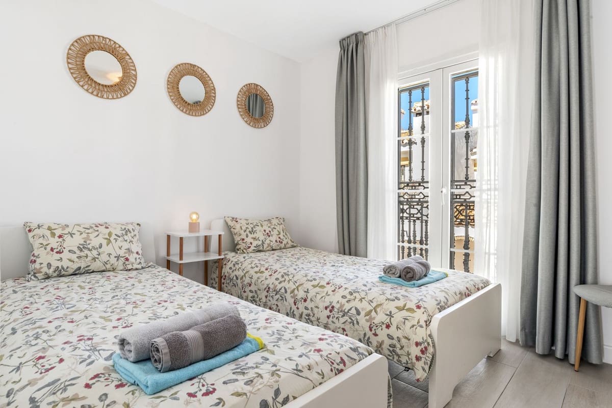 3 sypialnia Dom na sprzedaż w La Cala de Mijas z basenem - 875 000 € (Ref: 9656377)