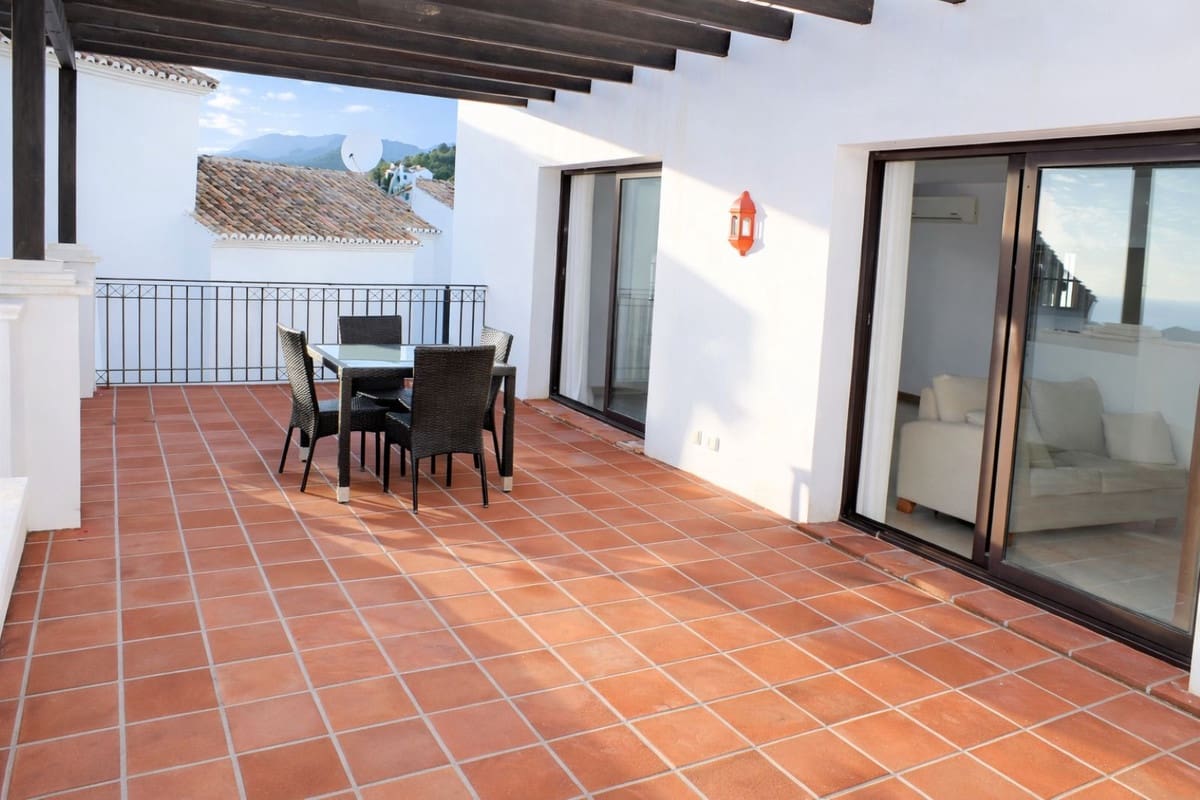 2 soveværelse Penthouse til salg i Marbella med swimmingpool garage - € 425.000 (Ref: 9656945)