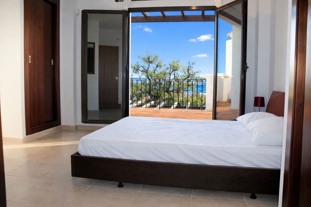 2 soveværelse Penthouse til salg i Marbella med swimmingpool garage - € 425.000 (Ref: 9656945)