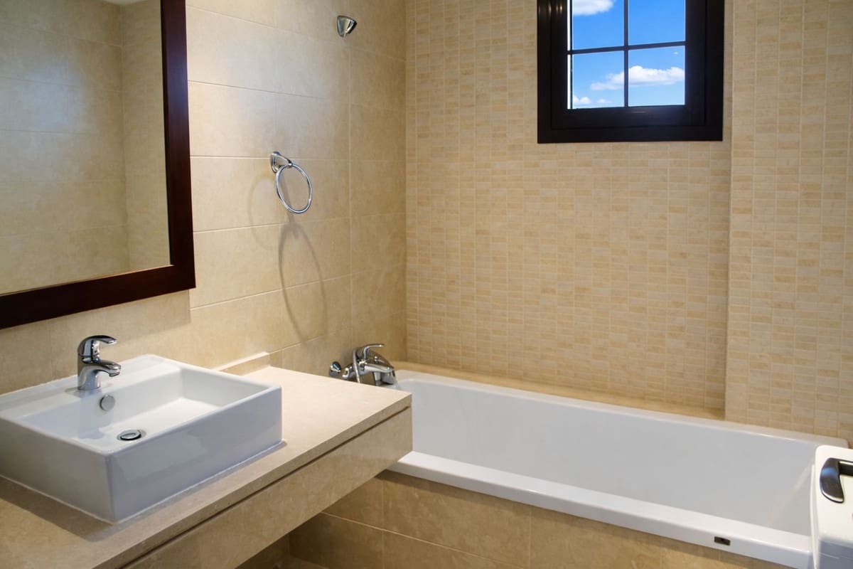 2 soveværelse Penthouse til salg i Marbella med swimmingpool garage - € 425.000 (Ref: 9656945)