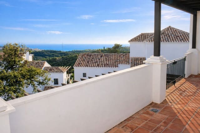 2 soveværelse Penthouse til salg i Alto de los Monteros, Marbella med swimmingpool garage - € 425.000 (Ref: 9656945)