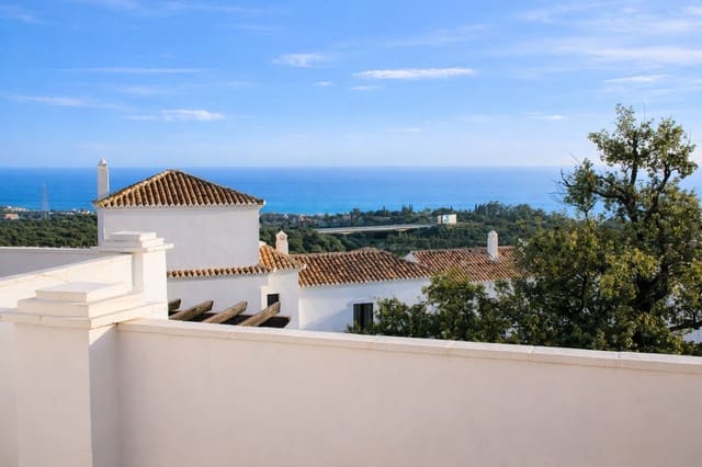 2 soveværelse Penthouse til salg i Alto de los Monteros, Marbella med swimmingpool garage - € 425.000 (Ref: 9656945)