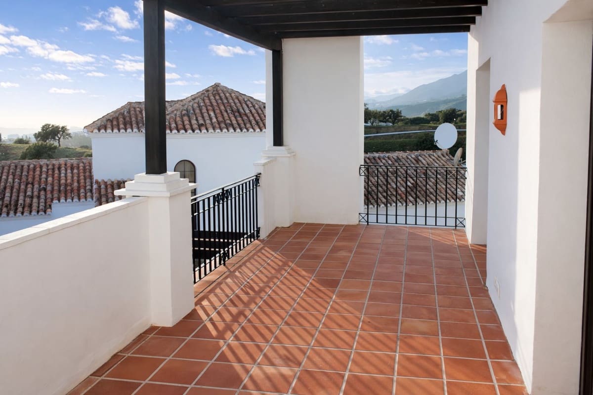 2 soveværelse Penthouse til salg i Marbella med swimmingpool garage - € 425.000 (Ref: 9656945)