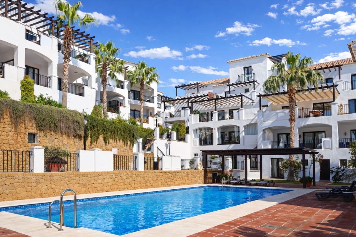 2 soveværelse Penthouse til salg i Marbella med swimmingpool garage - € 425.000 (Ref: 9656945)