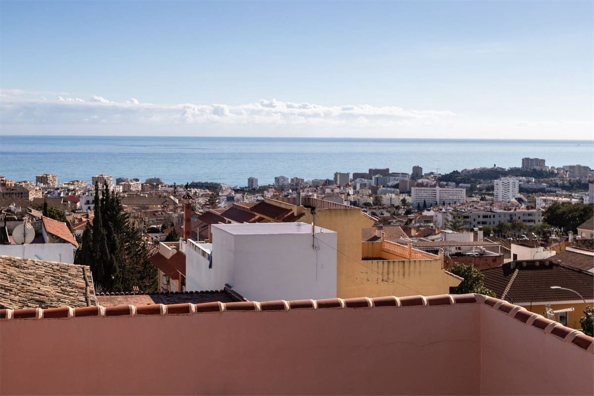 Casa de 4 habitaciones en Benalmádena en venta con garaje - 660.000 € (Ref: 9664063)