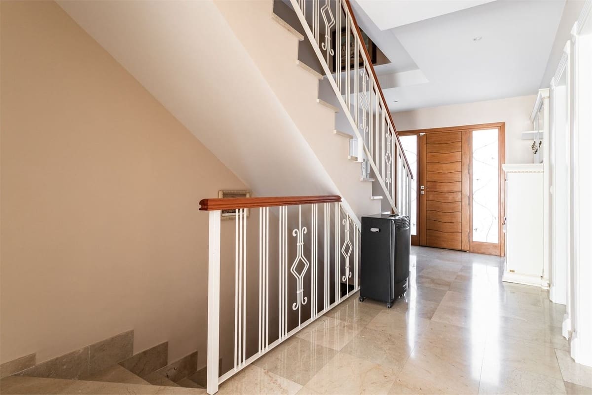 Casa de 4 habitaciones en Benalmádena en venta con garaje - 660.000 € (Ref: 9664063)