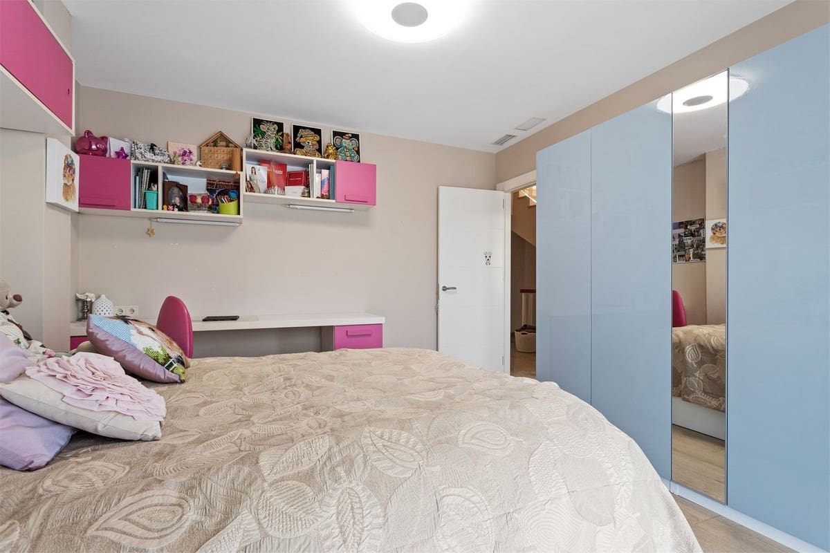 Casa de 4 habitaciones en Benalmádena en venta con garaje - 660.000 € (Ref: 9664063)