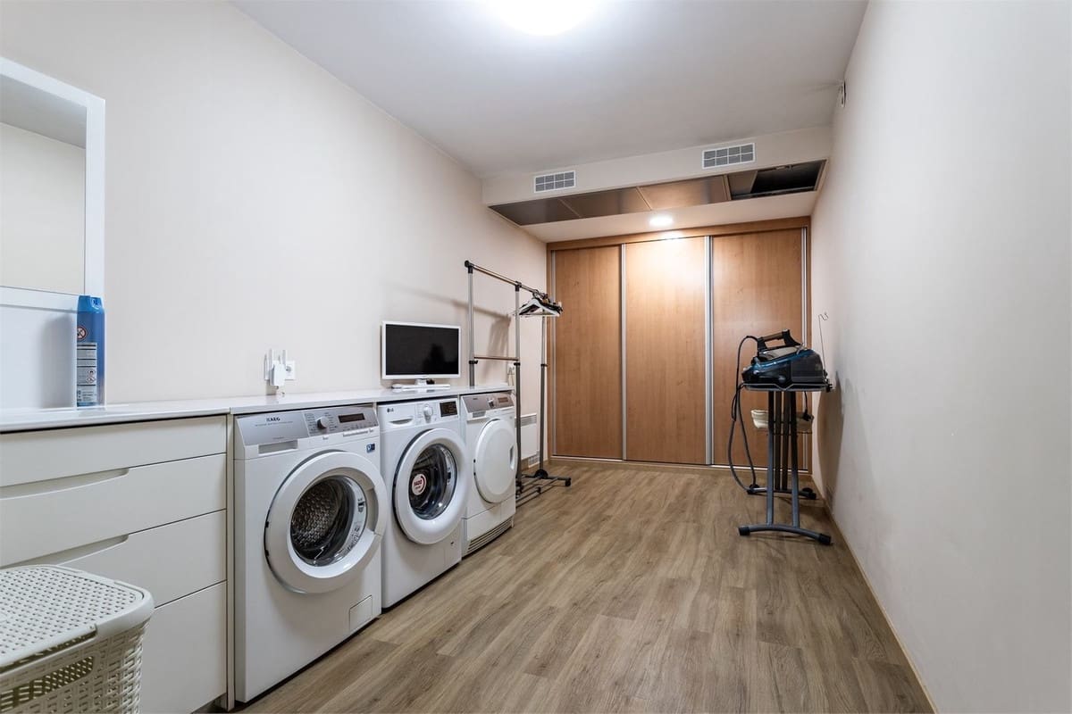 Casa de 4 habitaciones en Benalmádena en venta con garaje - 660.000 € (Ref: 9664063)