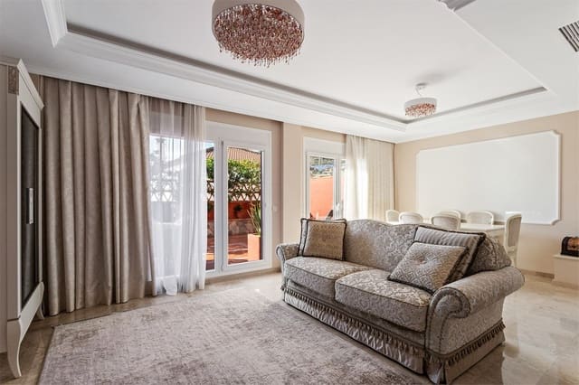 4 Zimmer Haus zu verkaufen in Benalmádena mit Garage - 660.000 € (Ref: 9664063)