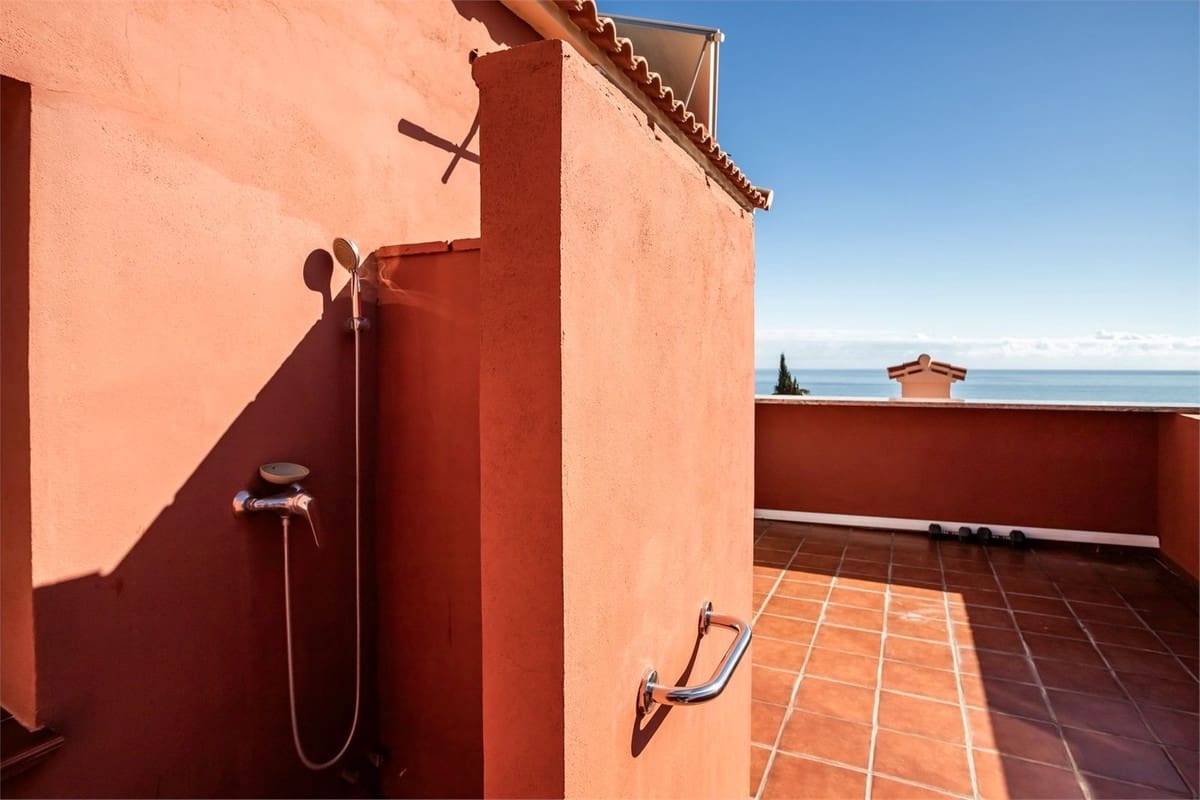 Casa de 4 habitaciones en Benalmádena en venta con garaje - 660.000 € (Ref: 9664063)