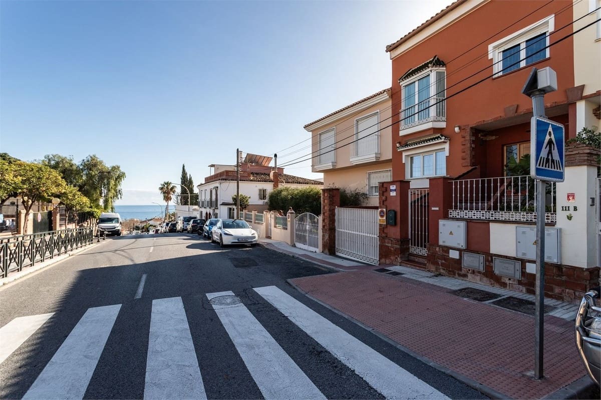 Casa de 4 habitaciones en Benalmádena en venta con garaje - 660.000 € (Ref: 9664063)