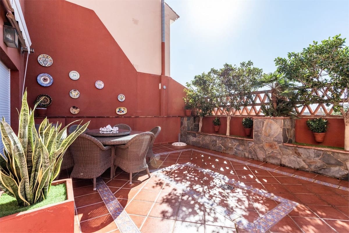 Casa de 4 habitaciones en Benalmádena en venta con garaje - 660.000 € (Ref: 9664063)