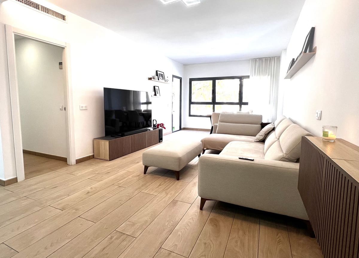 4 quarto Apartamento para venda em Estepona com piscina garagem - 584 000 € (Ref: 9664286)