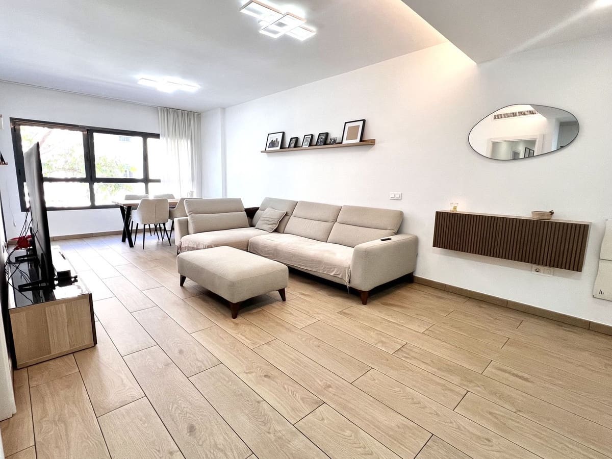 4 quarto Apartamento para venda em Estepona com piscina garagem - 584 000 € (Ref: 9664286)