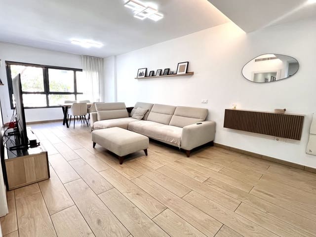 4 quarto Apartamento para venda em Estepona com piscina garagem - 584 000 € (Ref: 9664286)