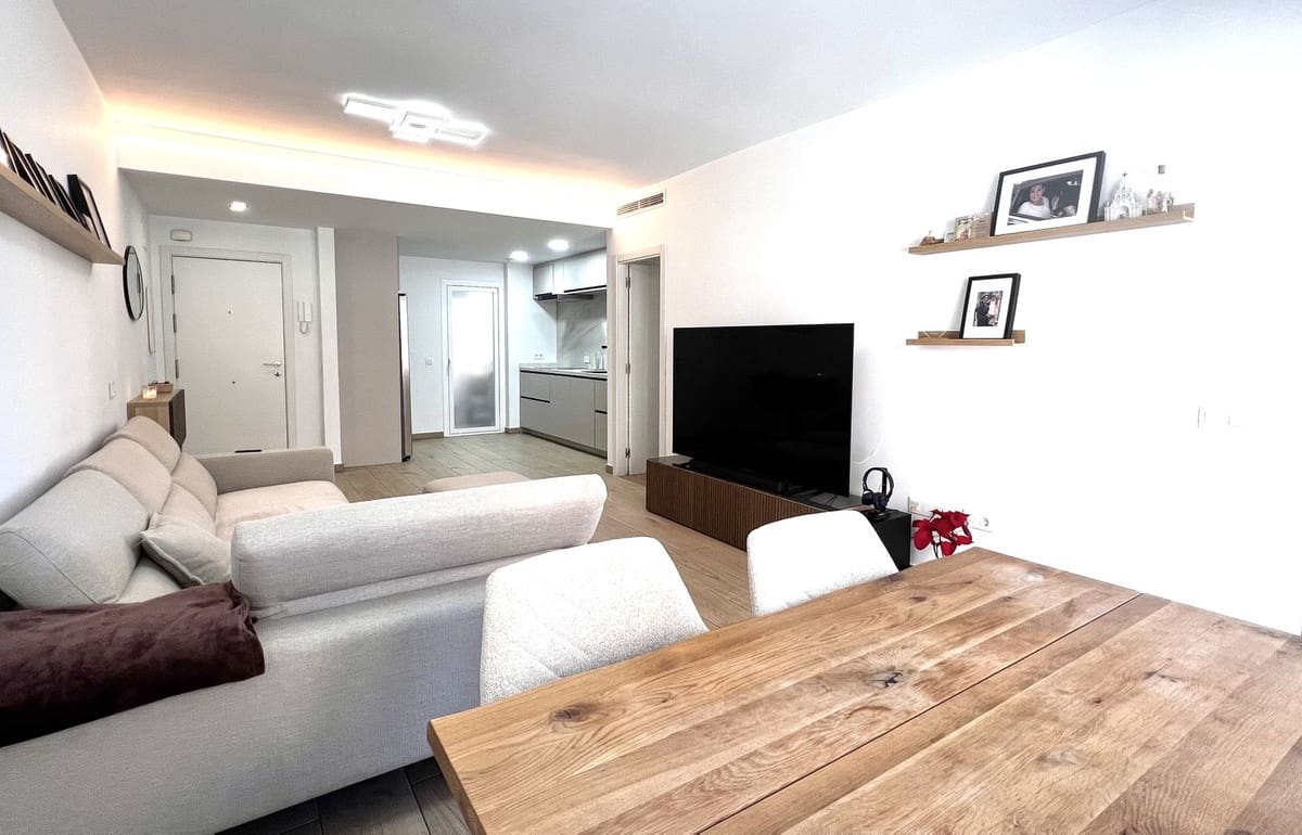 4 quarto Apartamento para venda em Estepona com piscina garagem - 584 000 € (Ref: 9664286)