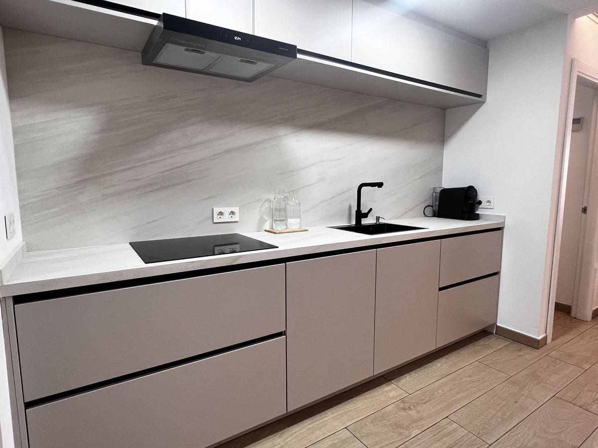 4 quarto Apartamento para venda em Estepona com piscina garagem - 584 000 € (Ref: 9664286)