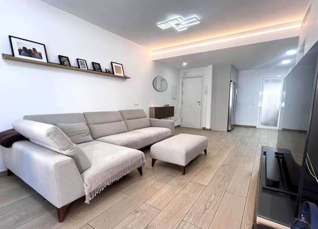 4 quarto Apartamento para venda em Estepona com piscina garagem - 584 000 € (Ref: 9664286)